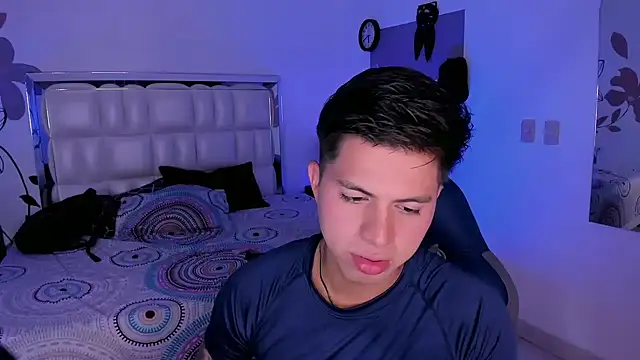 Snapshot of Niicky1_ chatting on February 26, 2025, 9:27 pm Niicky1 online show from February 26, 2025, 9:27 pm