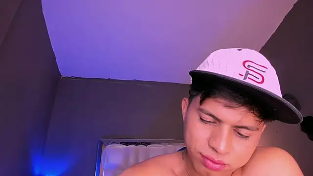 Snapshot of Niicky1_ chatting on March 20, 2025, 12:30 am Niicky1 online show from March 20, 2025, 12:30 am