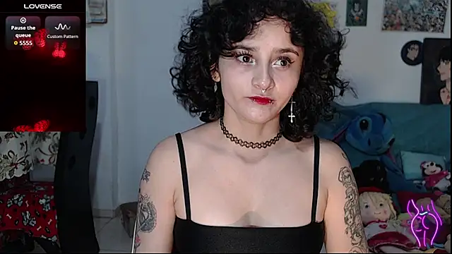 Snapshot of kitty22_ chatting on November 25, 2025, 12:16 pm kitty22 online show from November 25, 2025, 12:16 pm