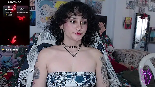 Snapshot of kitty22_ chatting on December 17, 2025, 2:34 pm kitty22 online show from December 17, 2025, 2:34 pm