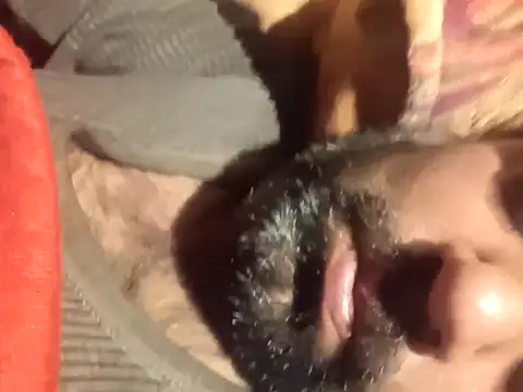 Snapshot of lund_lol chatting on February 11, 2025, 6:33 pm lund lol online show from February 11, 2025, 6:33 pm