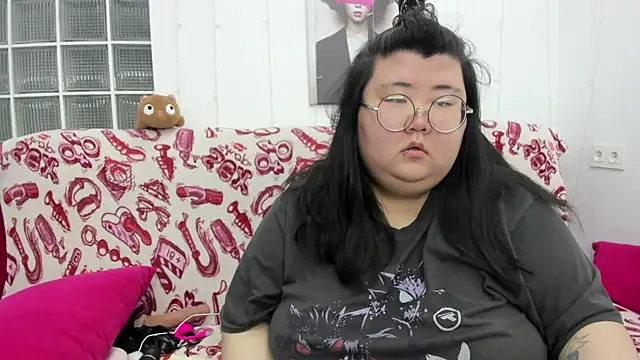 Snapshot of Nadine_asian chatting on May 27, 2026, 9:06 am Nadine asian online show from May 27, 2026, 9:06 am