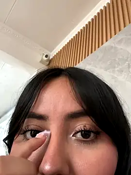 Snapshot of LucciaPorter chatting on November 20, 2025, 8:19 pm LucciaPorter online show from November 20, 2025, 8:19 pm