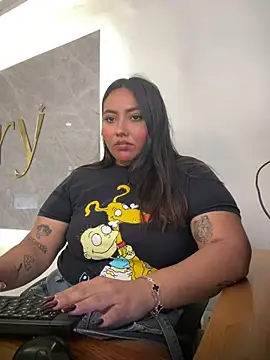 Snapshot of LucciaPorter chatting on January 10, 2026, 7:37 pm LucciaPorter online show from January 10, 2026, 7:37 pm