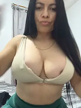 Snapshot of Janna099 chatting on February 20, 2025, 11:21 pm Janna099 online show from February 20, 2025, 11:21 pm