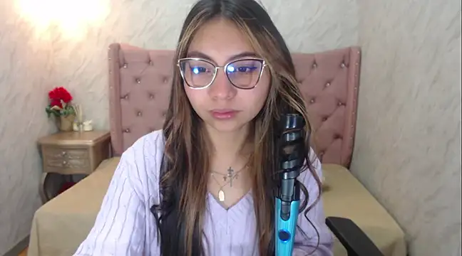 XSmaggiiee online show from March 10, 2025, 5:22 am