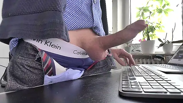 sperma tributes online show from March 18, 2025, 8:36 am