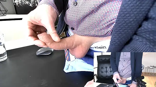 sperma tributes online show from November 28, 2025, 9:23 am