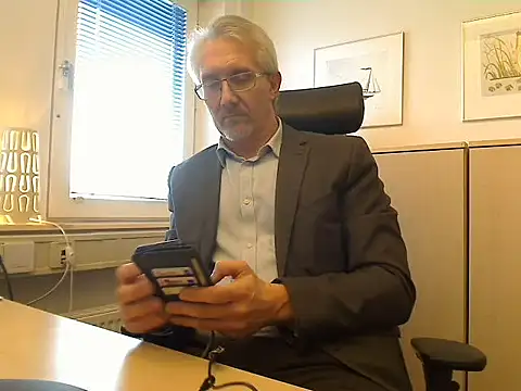 Snapshot of tom-swede chatting on April 2, 2026, 12:47 pm tom-swede online show from April 2, 2026, 12:47 pm
