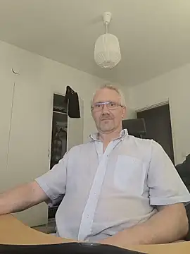 Snapshot of tom-swede chatting on June 4, 2026, 11:00 pm tom-swede online show from June 4, 2026, 11:00 pm
