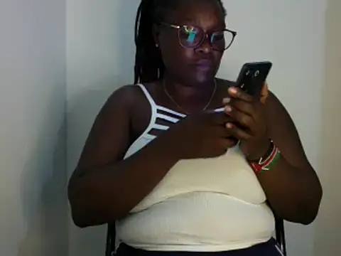 Snapshot of Nevvy_Pretty chatting on January 23, 2025, 2:55 am Nevvy Pretty online show from January 23, 2025, 2:55 am