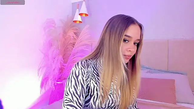 Snapshot of sofia_pamela chatting on January 10, 2025, 7:21 pm sofia pamela online show from January 10, 2025, 7:21 pm