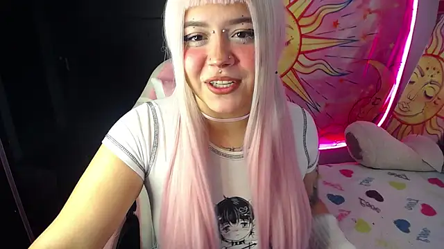 Snapshot of sara_winehouse1 chatting on November 14, 2025, 4:00 am sara winehouse1 online show from November 14, 2025, 4:00 am