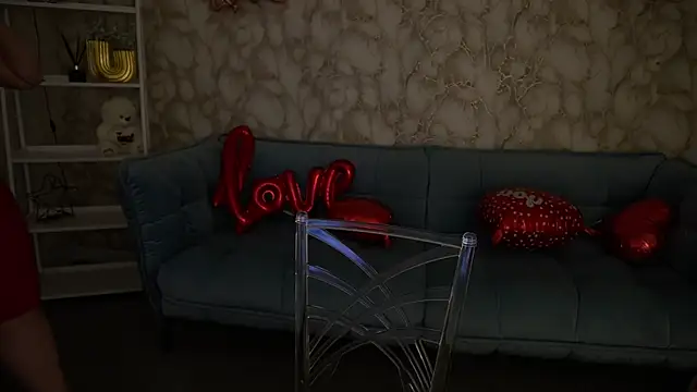 Snapshot of RosieMoons chatting on February 9, 2026, 8:35 pm RosieMoons online show from February 9, 2026, 8:35 pm