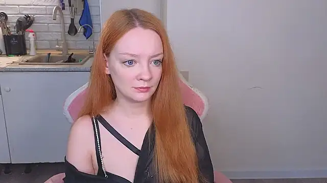 Snapshot of Radiants_two chatting on June 1, 2026, 3:03 pm Radiants two online show from June 1, 2026, 3:03 pm