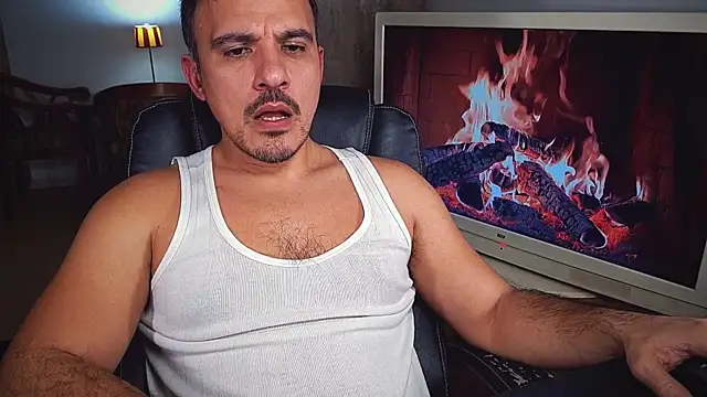 officeman7 online show from December 29, 2024, 5:44 pm