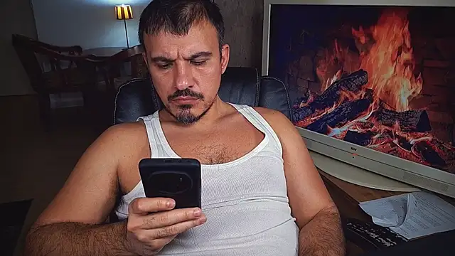 officeman7 online show from February 4, 2025, 9:41 pm