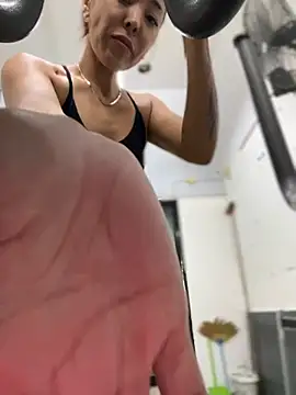 Snapshot of IzanamiTime chatting on January 5, 2025, 2:17 am IzanamiTime online show from January 5, 2025, 2:17 am