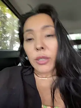 Snapshot of IzanamiTime chatting on January 14, 2025, 5:08 am IzanamiTime online show from January 14, 2025, 5:08 am