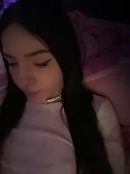 Snapshot of ShannonShanny chatting on March 7, 2025, 9:48 pm ShannonShanny online show from March 7, 2025, 9:48 pm