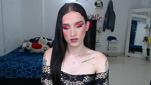 Playwithlulut77 online show from April 21, 2026, 12:11 pm