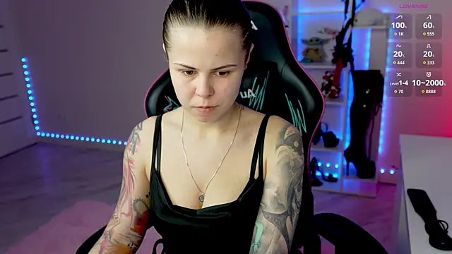 Latex Kitty online show from April 29, 2026, 6:25 pm