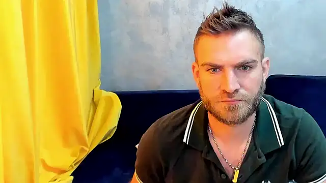 Snapshot of 10in_deluxe chatting on March 22, 2025, 6:43 am 10in deluxe online show from March 22, 2025, 6:43 am