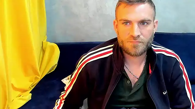 Snapshot of 10in_deluxe chatting on March 22, 2025, 9:45 am 10in deluxe online show from March 22, 2025, 9:45 am