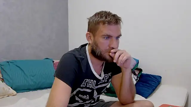 Snapshot of 10in_deluxe chatting on September 29, 2025, 5:45 am 10in deluxe online show from September 29, 2025, 5:45 am