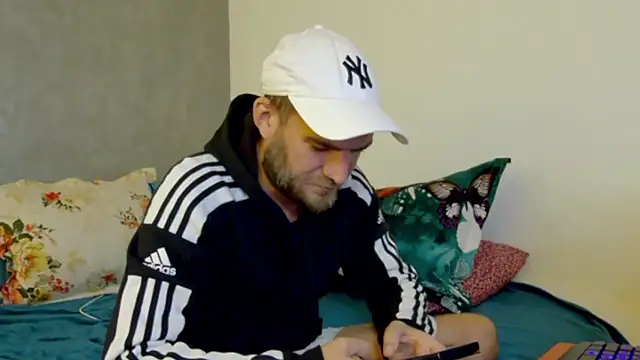 Snapshot of 10in_deluxe chatting on October 1, 2025, 6:30 am 10in deluxe online show from October 1, 2025, 6:30 am