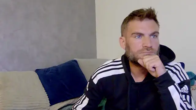 Snapshot of 10in_deluxe chatting on October 2, 2025, 7:26 am 10in deluxe online show from October 2, 2025, 7:26 am