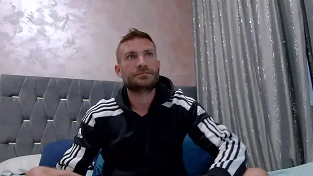 Snapshot of 10in_deluxe chatting on October 24, 2025, 8:11 am 10in deluxe online show from October 24, 2025, 8:11 am