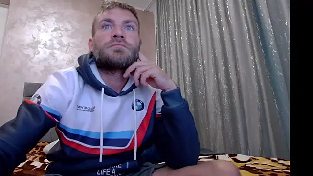 Snapshot of 10in_deluxe chatting on November 6, 2025, 7:31 am 10in deluxe online show from November 6, 2025, 7:31 am