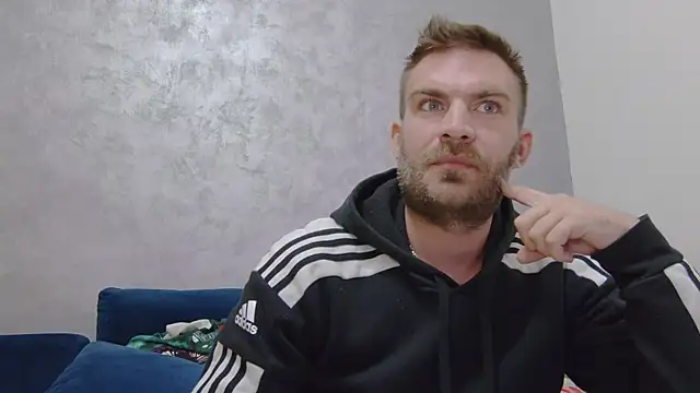 Snapshot of 10in_deluxe chatting on December 18, 2025, 7:31 pm 10in deluxe online show from December 18, 2025, 7:31 pm