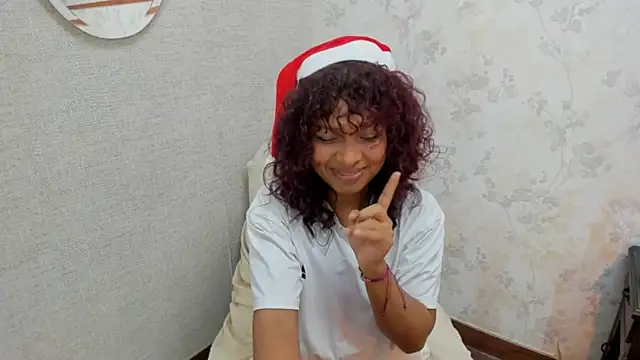 Snapshot of Naomi_Tylers chatting on December 14, 2025, 10:58 pm Naomi Tylers online show from December 14, 2025, 10:58 pm