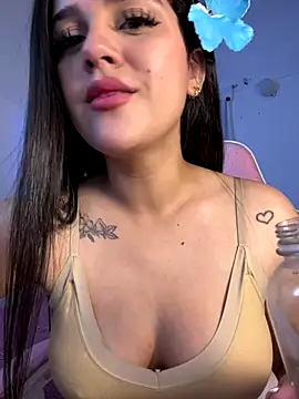 Snapshot of violet-333 chatting on November 17, 2025, 6:19 am violet-333 online show from November 17, 2025, 6:19 am