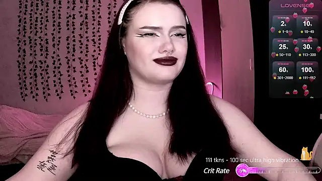 Snapshot of strawberry_elfcat chatting on January 17, 2025, 11:18 pm strawberry elfcat online show from January 17, 2025, 11:18 pm