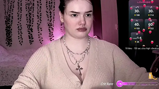 Snapshot of strawberry_elfcat chatting on February 15, 2025, 2:04 am strawberry elfcat online show from February 15, 2025, 2:04 am