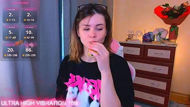 cutie mili online show from October 1, 2025, 8:42 am