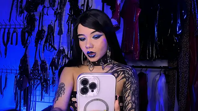 Snapshot of irregular_fetish_ chatting on September 16, 2025, 3:29 am irregular fetish online show from September 16, 2025, 3:29 am