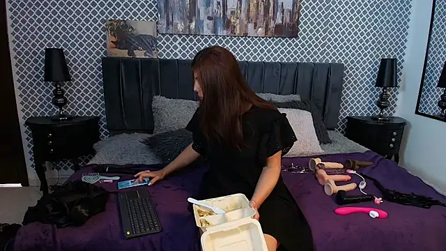 scarlett moore online show from March 9, 2025, 4:00 pm