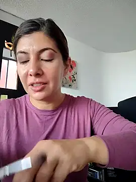 scarlett moore online show from December 17, 2025, 12:44 pm