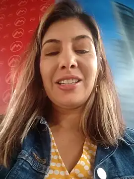 scarlett moore online show from April 4, 2026, 4:26 pm