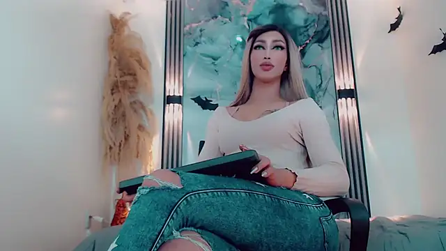 Snapshot of hilary_rodriguez chatting on October 24, 2025, 7:21 pm hilary rodriguez online show from October 24, 2025, 7:21 pm