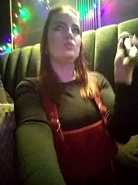 Snapshot of _miss_ella_ chatting on December 7, 2024, 6:26 pm miss ella online show from December 7, 2024, 6:26 pm