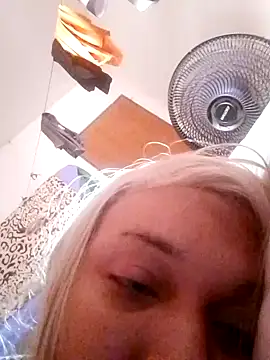 Snapshot of transgirl26 chatting on December 18, 2025, 10:21 am transgirl26 online show from December 18, 2025, 10:21 am