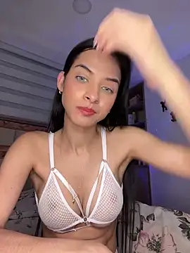 Snapshot of violetta-brown1 chatting on December 15, 2024, 5:34 am violetta-brown1 online show from December 15, 2024, 5:34 am