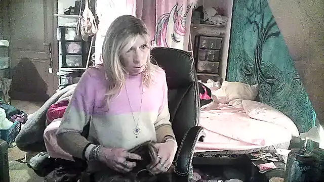 Ombeline1 online show from January 25, 2025, 6:34 am