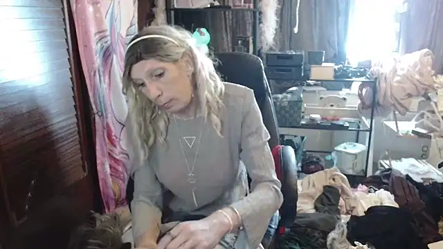 Ombeline1 online show from November 2, 2025, 11:34 am