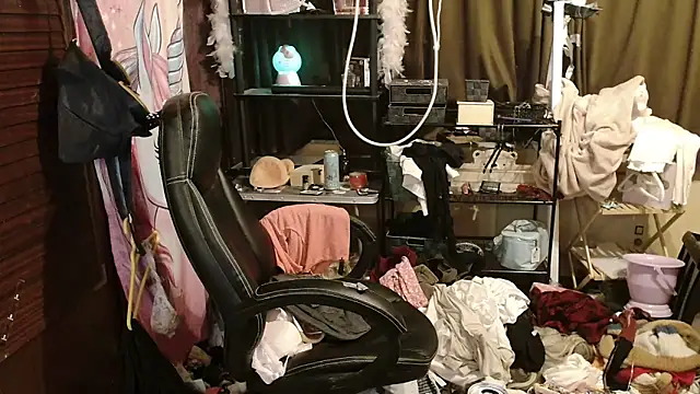 Ombeline1 online show from November 12, 2025, 6:41 pm